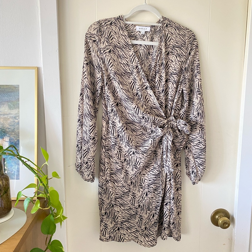 Long sleeves robe mini wrap dress size M